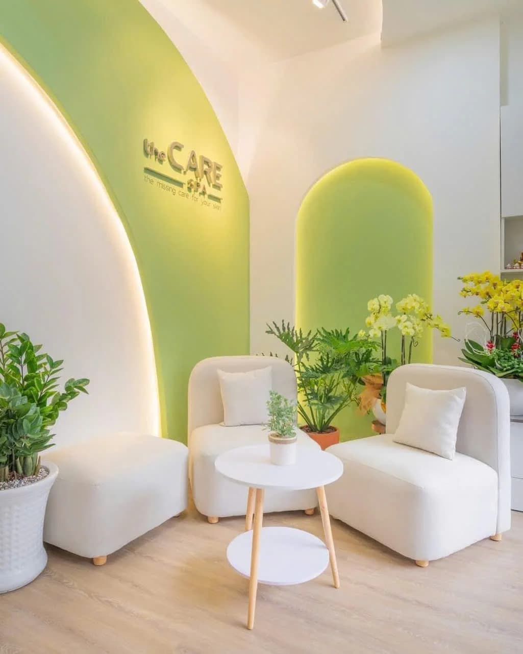 Không gian chờ sang trọng tại The Care Spa